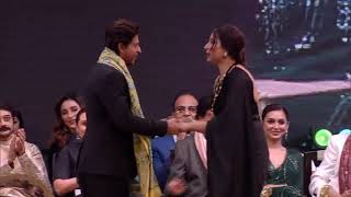 Shahrukh Khan SRK GRAND Entry at Kolkata Film Festival 2022 [upl. by Aitnauq]