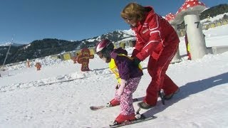 Kinderen leren skiën Nederlands [upl. by Ellehcear]