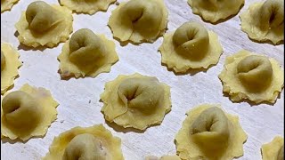 La vera ricetta dei CAPPELLETTI ToscoRomagnoli fatti in casa [upl. by Nonez]