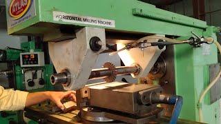 Horizontal Milling Machine Working [upl. by Garcia]