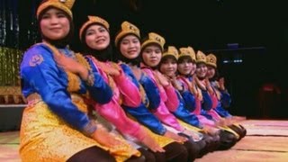 Tari Ratoh Jaroe Ratoh Jaroe Dance  Kosentra Group [upl. by Friend]