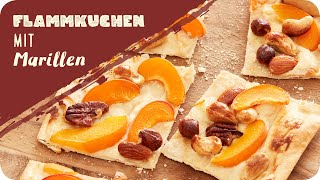 Knusprig einfach Flammkuchen mit Marillen amp Honignüssen [upl. by Nettirb303]