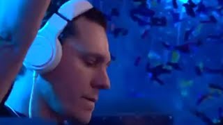 Tiesto crying 😢 during his tribute to avicii during tomorrowland 2019 Belgium [upl. by Adnelg]