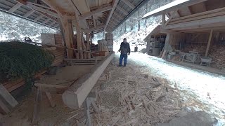 Behauen von Rundholz 360°  Holzhandwerk revisited [upl. by Airpal]