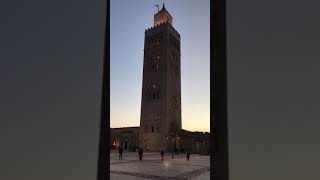 Il canto dei muezzin dal minareto della Koutubia di Marrakech al tramonto [upl. by Hanaj]