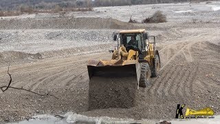 Caterpillar 950H Wheel Loader Pushing Gravel [upl. by Tacye]